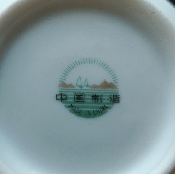 Vintage Pastel Flower Cream and Sugar Set - Picture 6 of 6